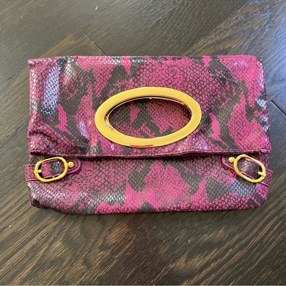 Wild Rose Purple Snakeskin Faux Leather Clutch - Picture 1 of 3